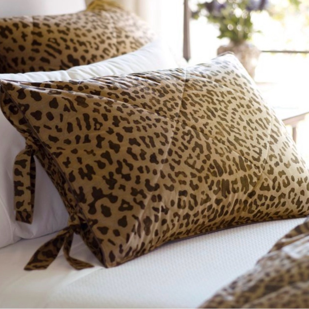 Rare Twin Pottery Barn Leopard print Comforter + 2 shams pre owned see photos - Picture 3 of 4